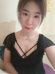 声音很甜美很健谈