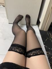 风情万种风骚极品黑丝小嫩妹