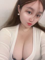 小奶狗跪舔感受真爽