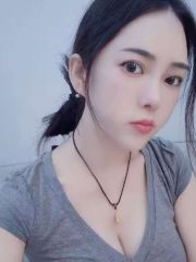 巨乳粉嫩小姐姐