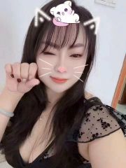 大奶嫩妹皮肤白皙会喷会夹