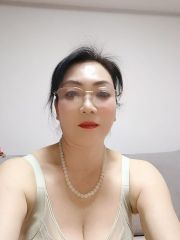 风韵犹存的大姐姐