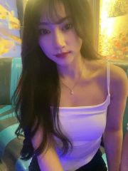 主动配合各种姿势的嫩妹