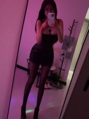 粉逼嫩妹淫水透明拉丝又纯又骚