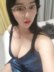 白云御姐粉嫩奶子