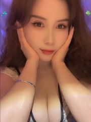 反差妹妹胸很大